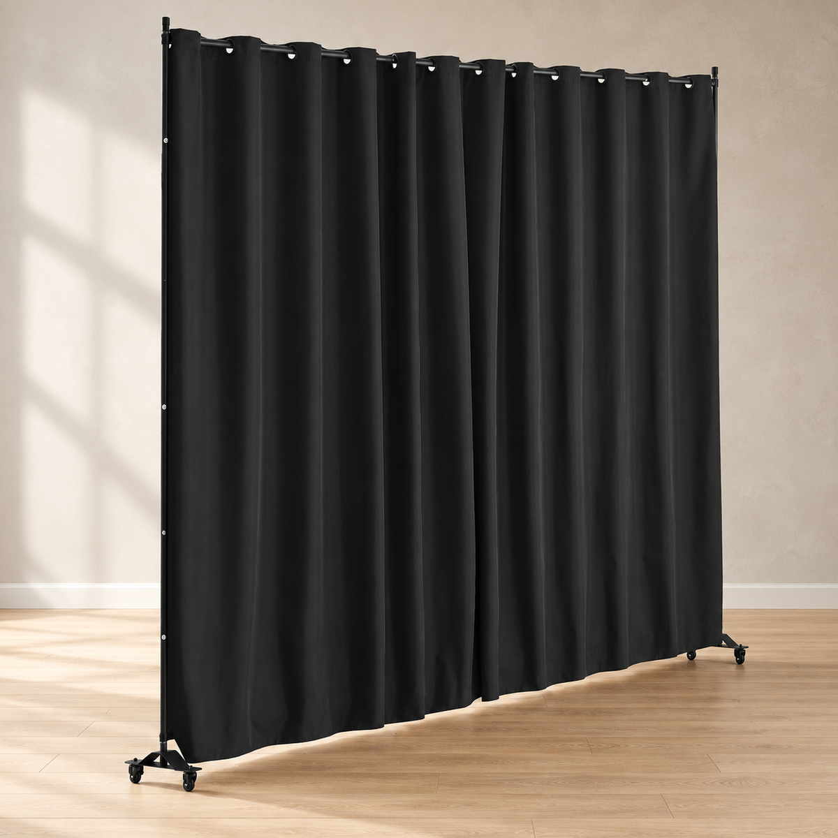 Cloison mobile sur roulettes, métal et tissu, 308,5 x 245,5 cm — vue principale
